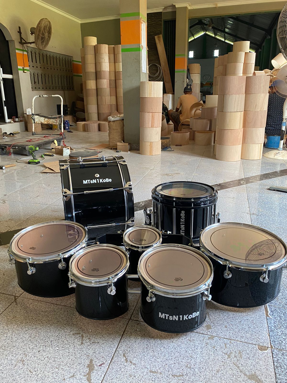 Pabrik Alat Marching Band Indonesia Terpercaya: Kualitas Tinggi, Harga Ramah!